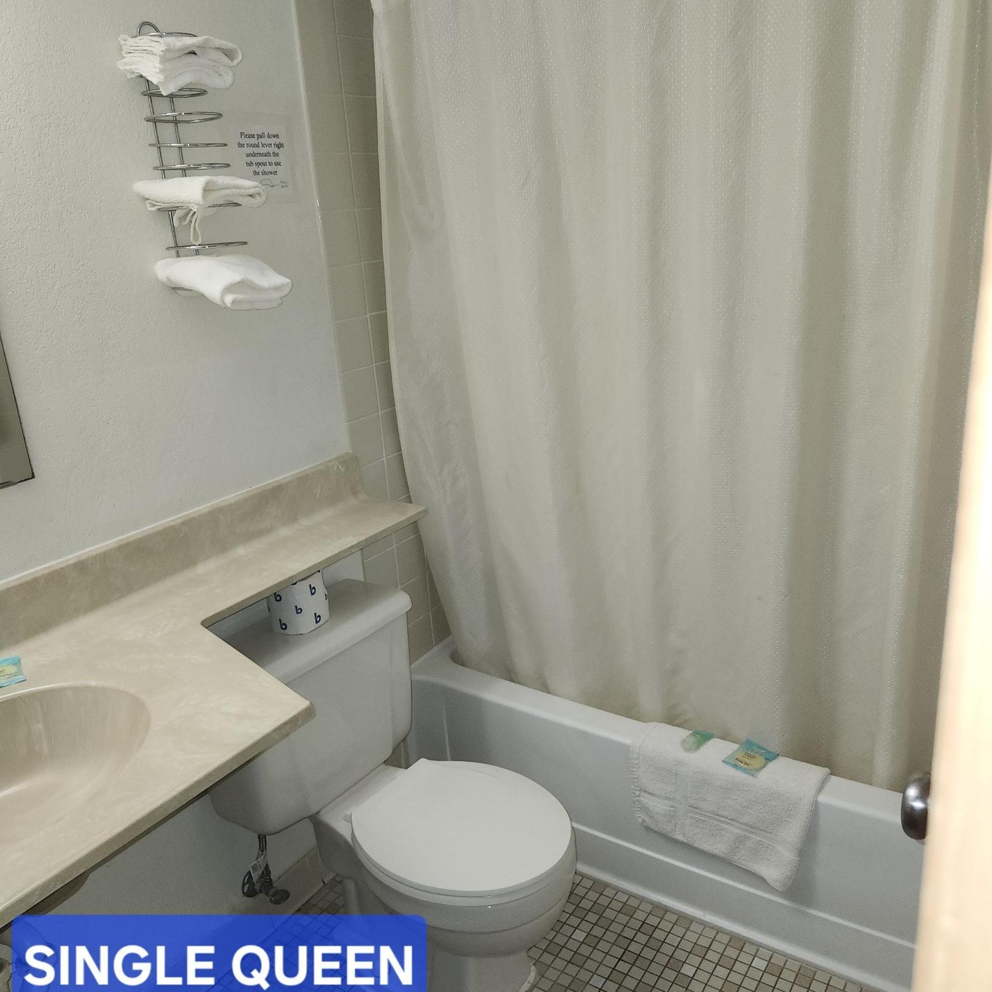 American Motel Waseca Bagian luar foto