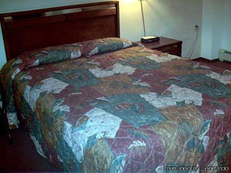 American Motel Waseca Bagian luar foto
